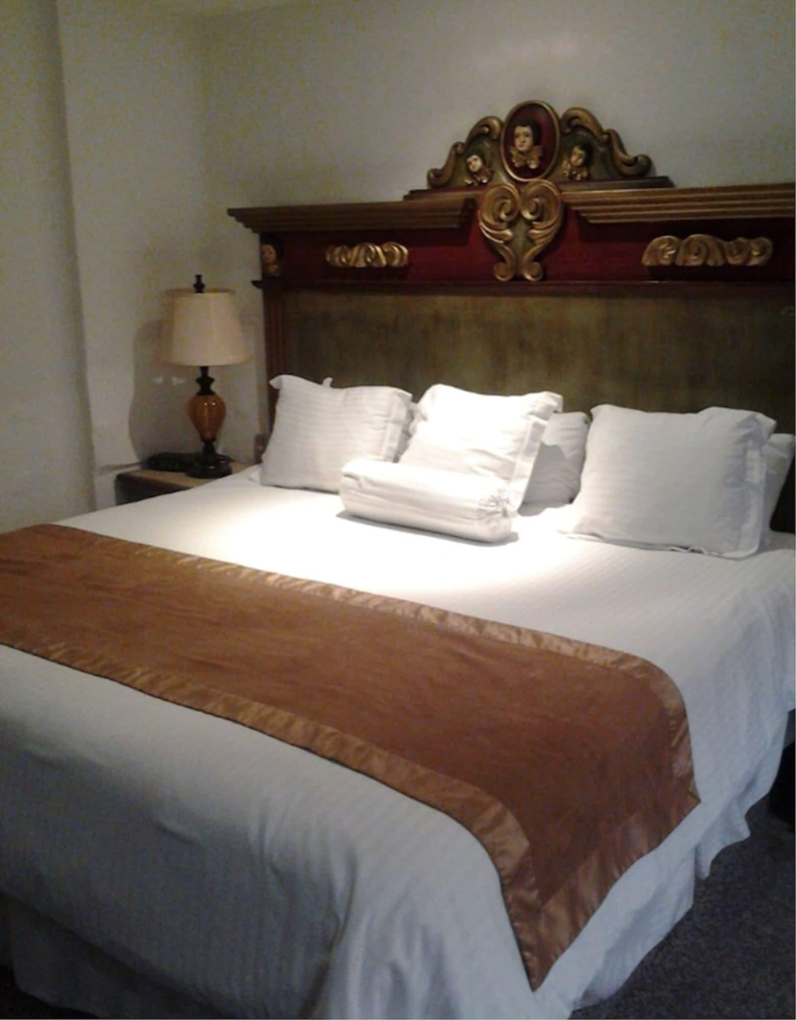 Howard Johnson By Wyndham Morelia Calle Real Eksteriør billede
